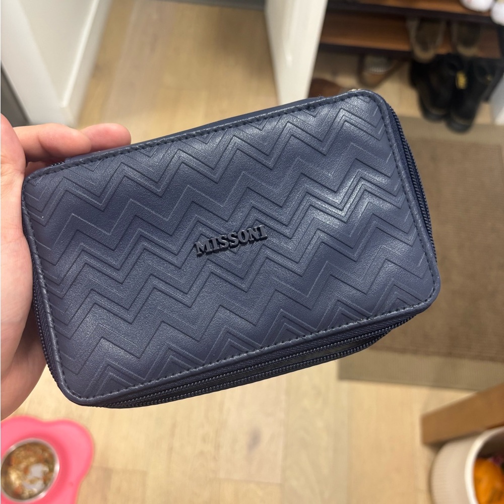 Missoni x Delta Navy Zigzag Travel Bathroom Pouch NWOT